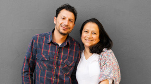 Tamo de oro. Artesana Angélica Chiles y su esposo