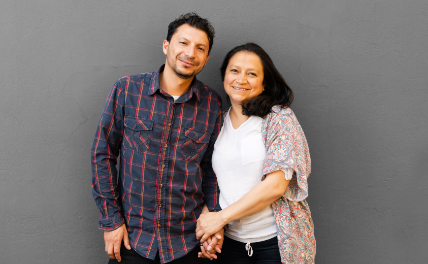 Artesana Angélica Chiles y su esposo
