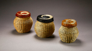 Foto de tres cestos artesanales