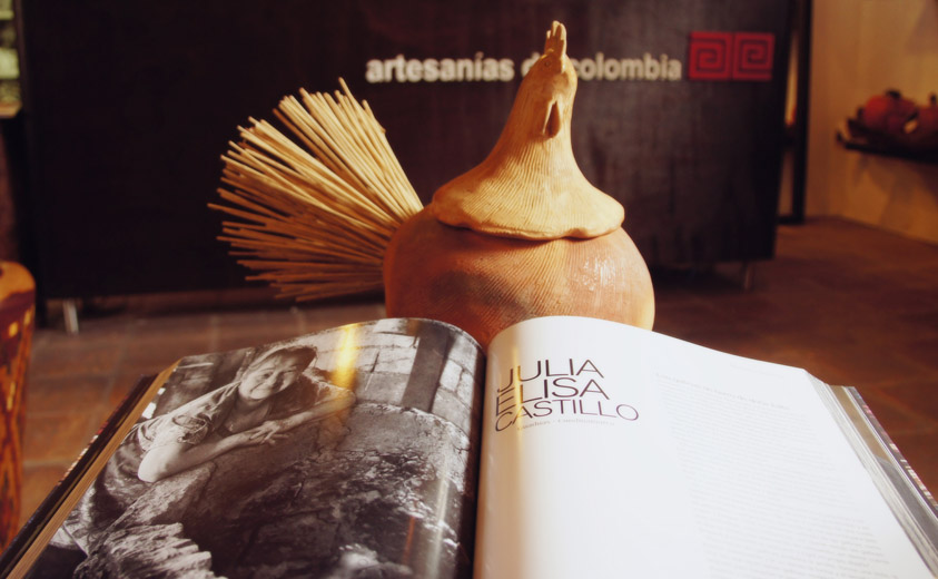 Libro "Maestros del Arte Popular Colombiano"