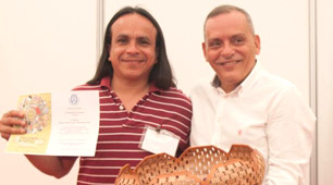 Maestro Artesano Fernando Roa y Vicepresidente Económico de Tenerife, Efraín Medina