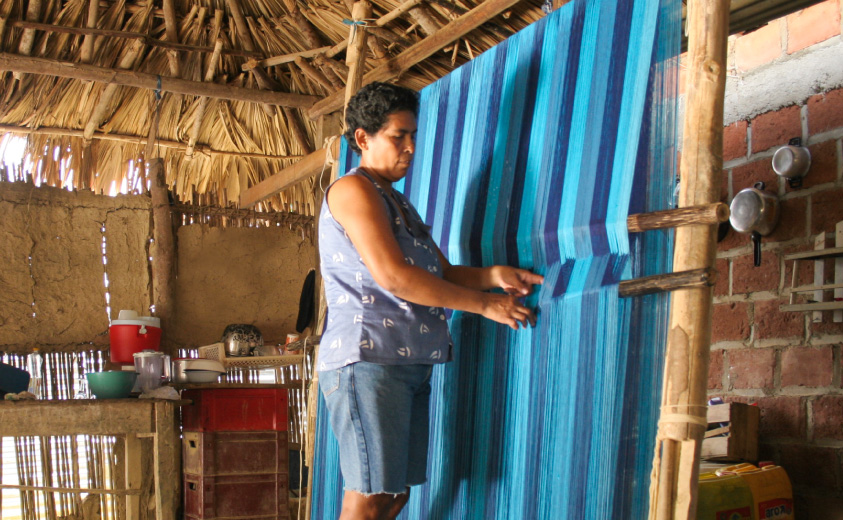 Artesanías de Colombia en la feria Acércate. Tejido de hamaca