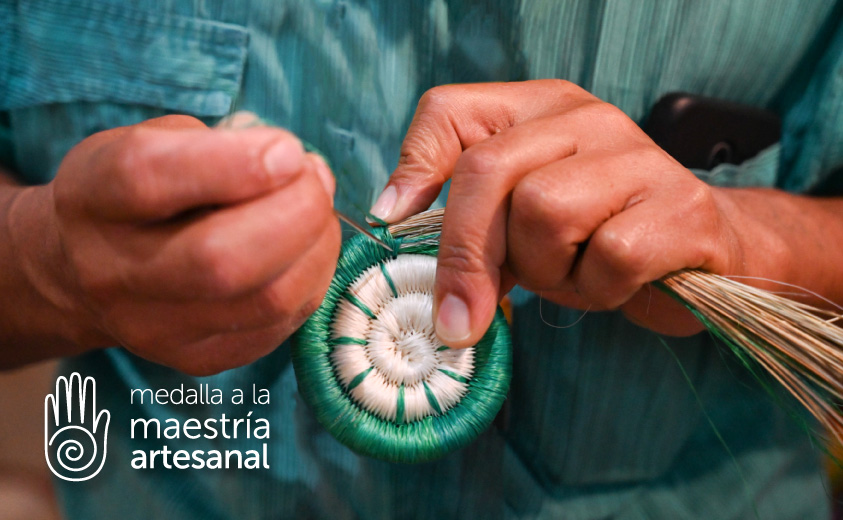 Foto de detalle de la técnica de cestería en rollo de Guacamayas, Boyacá