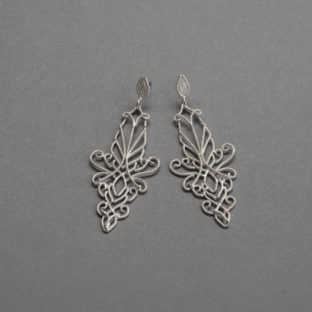 ARETES HILOS ENTORCHADOS