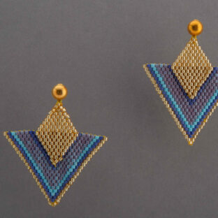 ARETES TRIÁNGULOS CON ROMBO