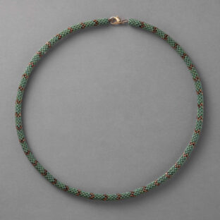 GARGANTILLA BOA VERDE OPACO CAFÉ BRILLANTE