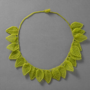 COLLAR HOJAS