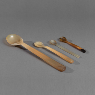 SET X 4 CUCHARAS MONAS